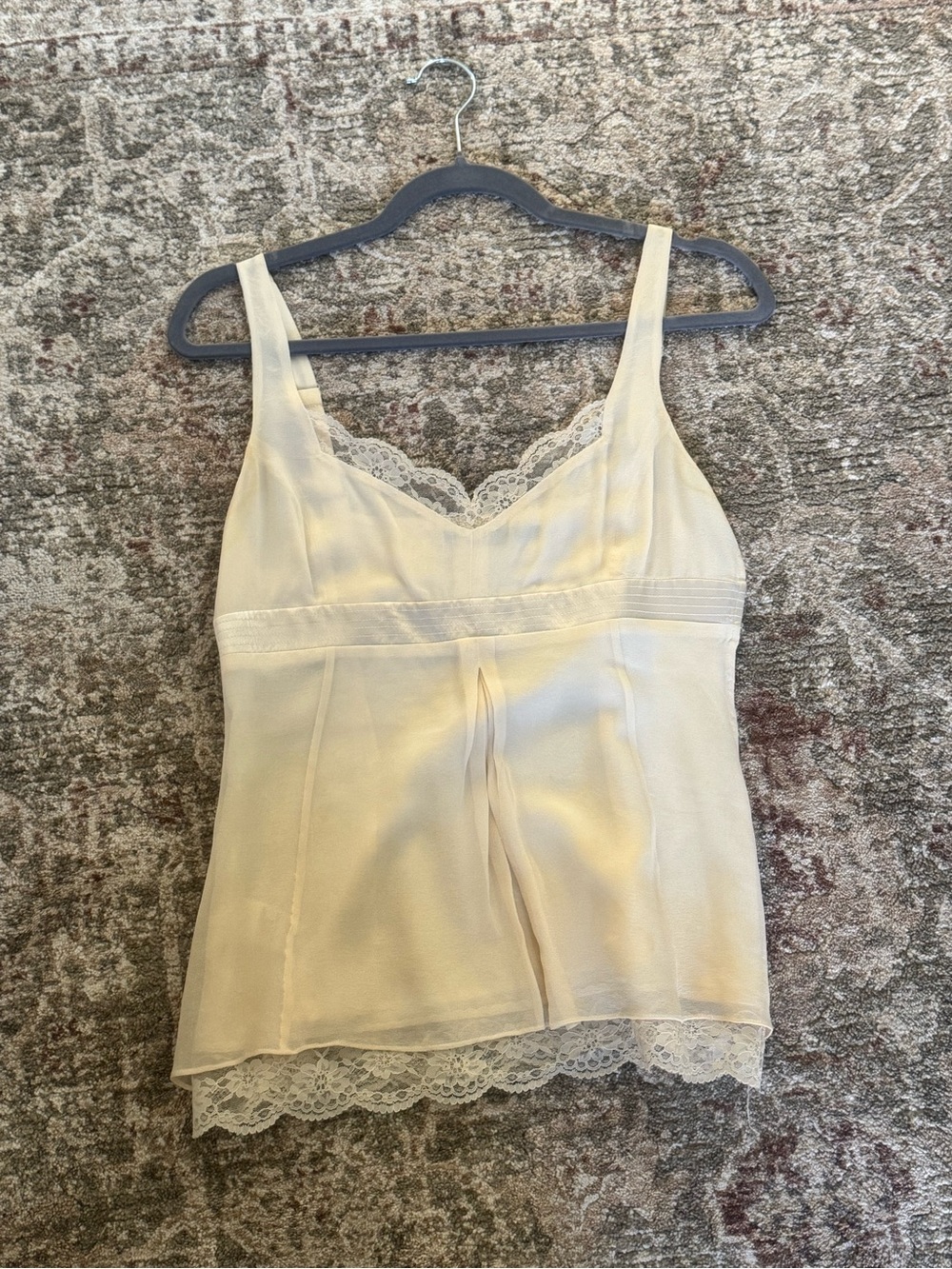 100% Silk Creme Vintage BCBG top